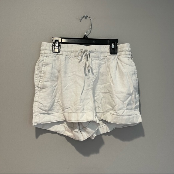 Old Navy White Drawstring Shorts - Picture 2 of 4